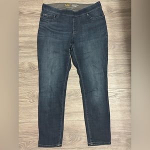 Lee Midrise Fit Dream Legging Size 10 Short
